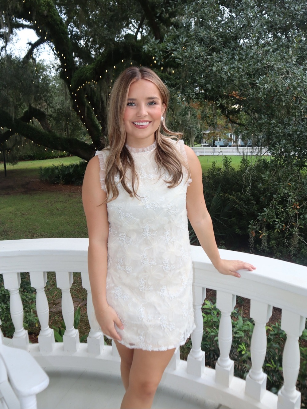 Sleeveless Floral Lace Mini Dress in Cream